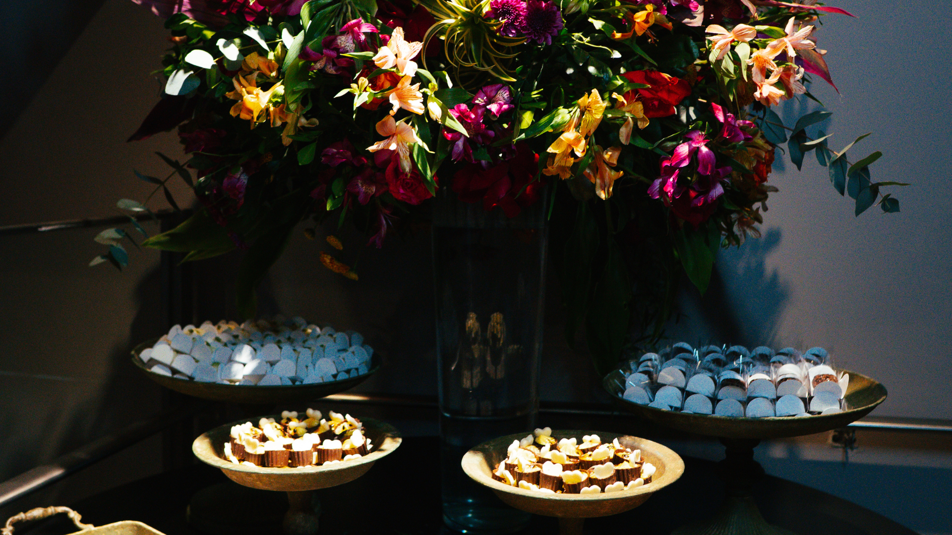 Baile de formaturas com pista de dança e luzes