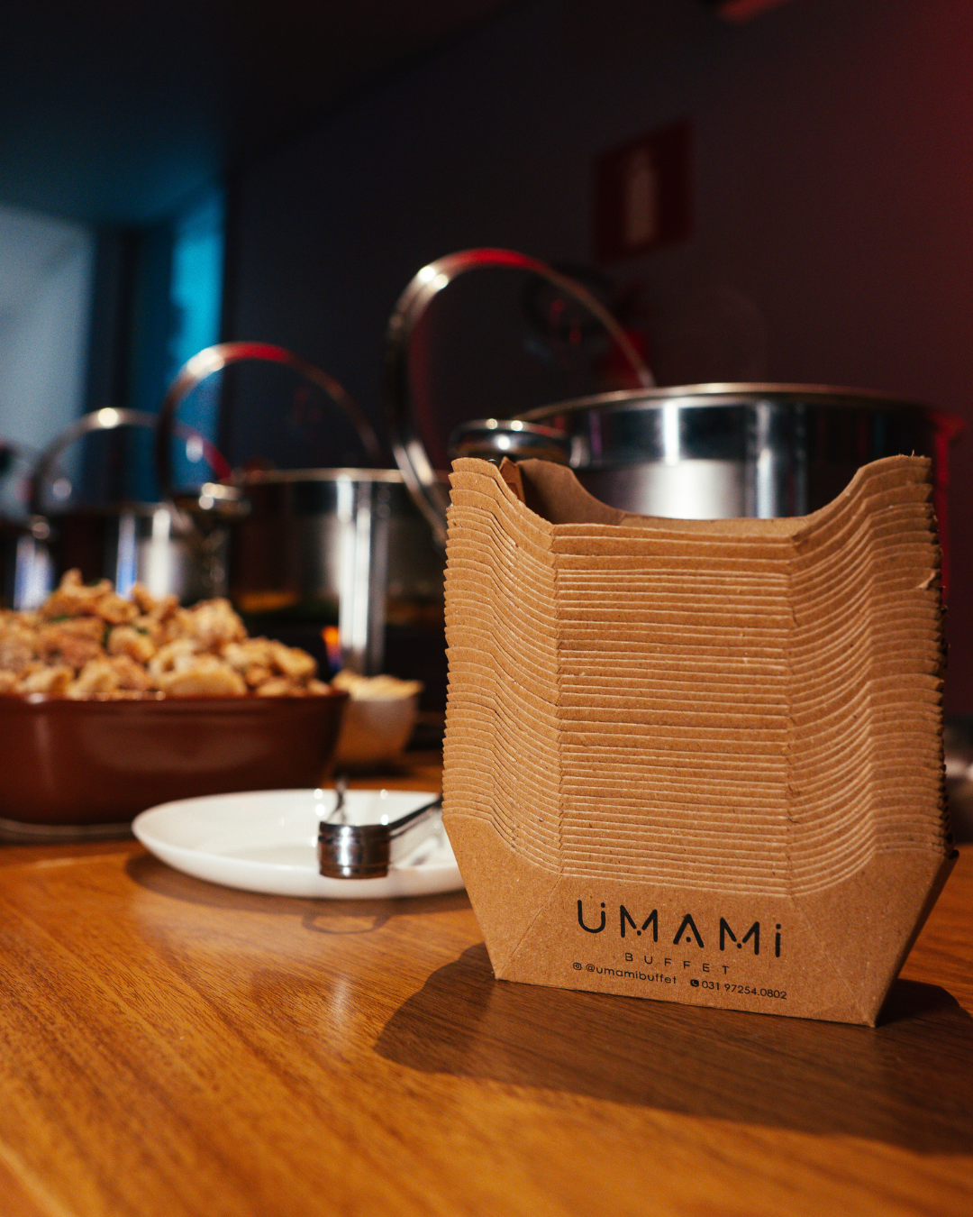Buffet da Umami com pratos variados e sofisticados